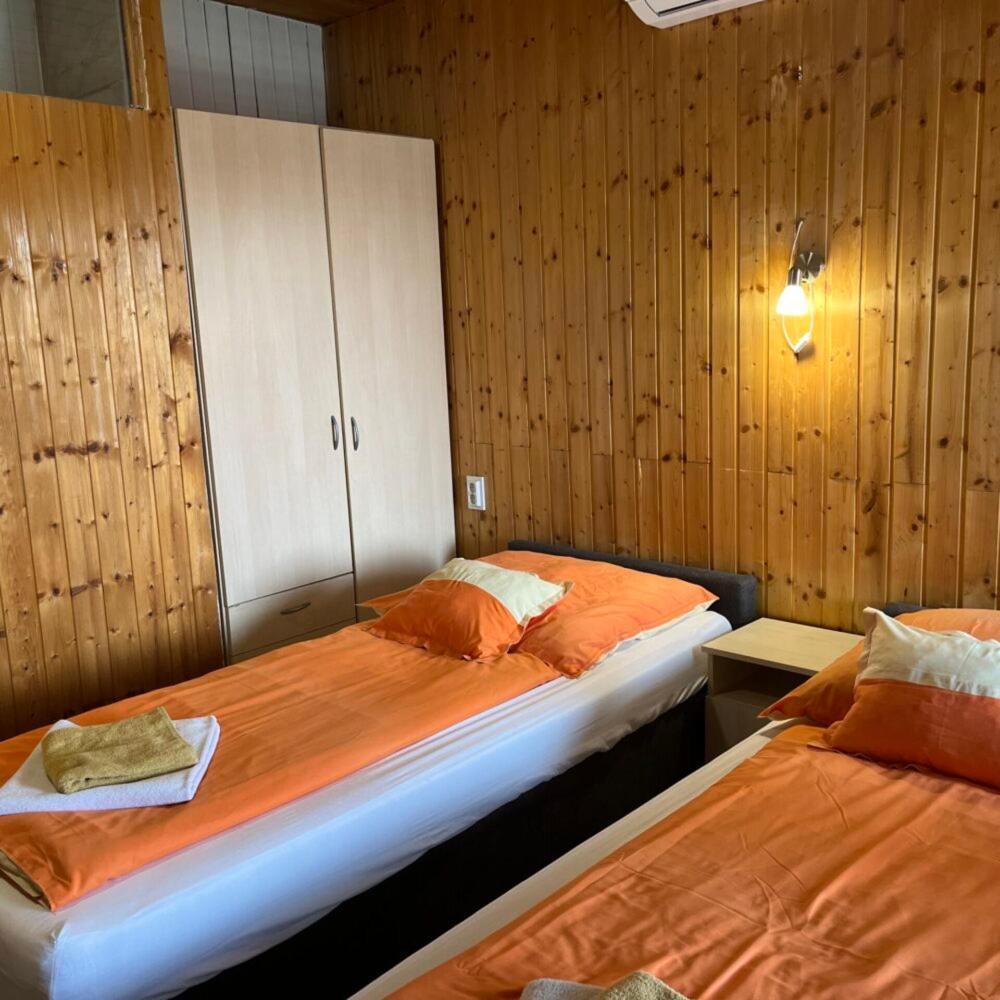 Szigetvár Lenzl'S Panzio Bed & Breakfast エクステリア 写真
