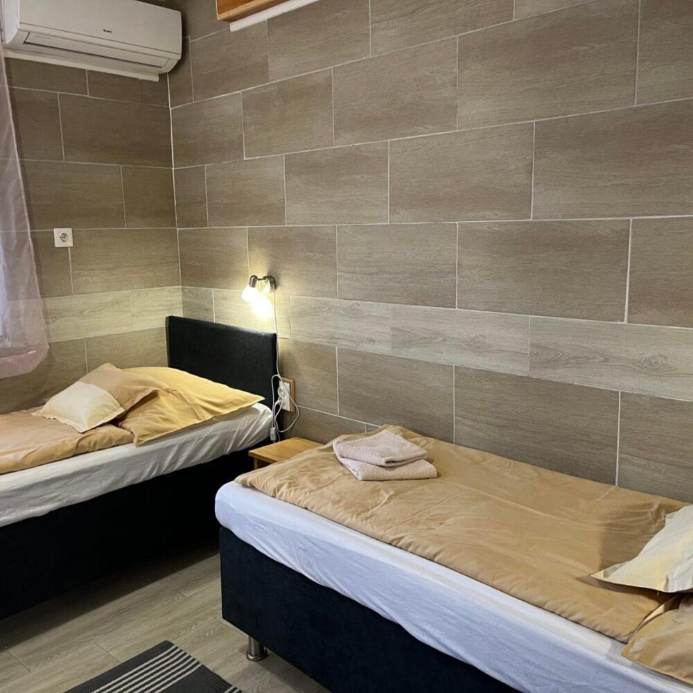 Szigetvár Lenzl'S Panzio Bed & Breakfast エクステリア 写真