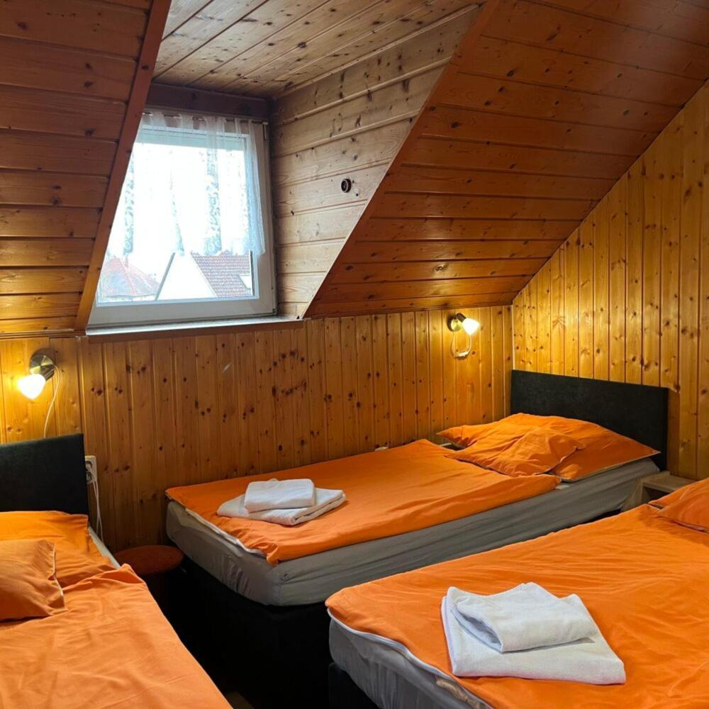 Szigetvár Lenzl'S Panzio Bed & Breakfast エクステリア 写真