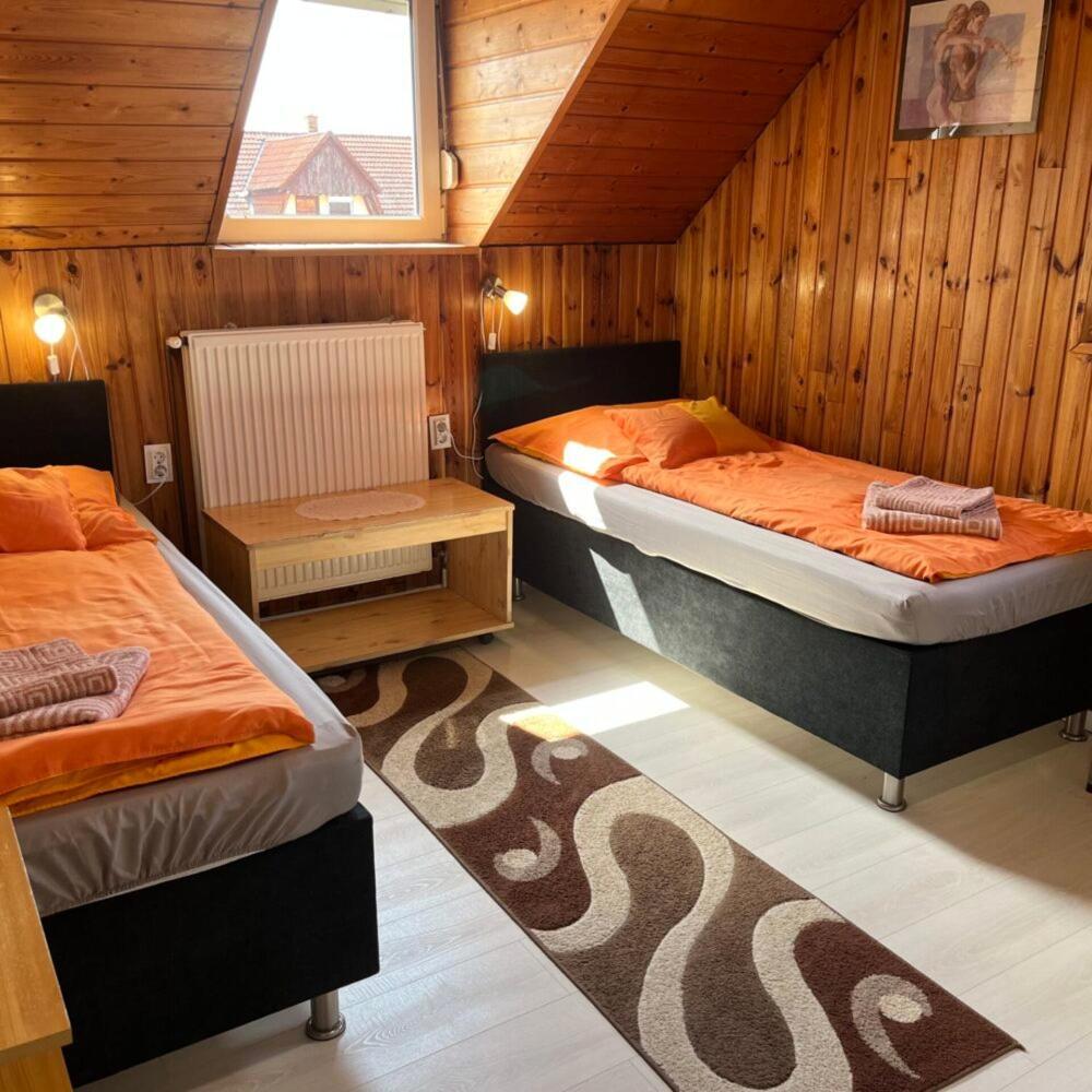 Szigetvár Lenzl'S Panzio Bed & Breakfast エクステリア 写真