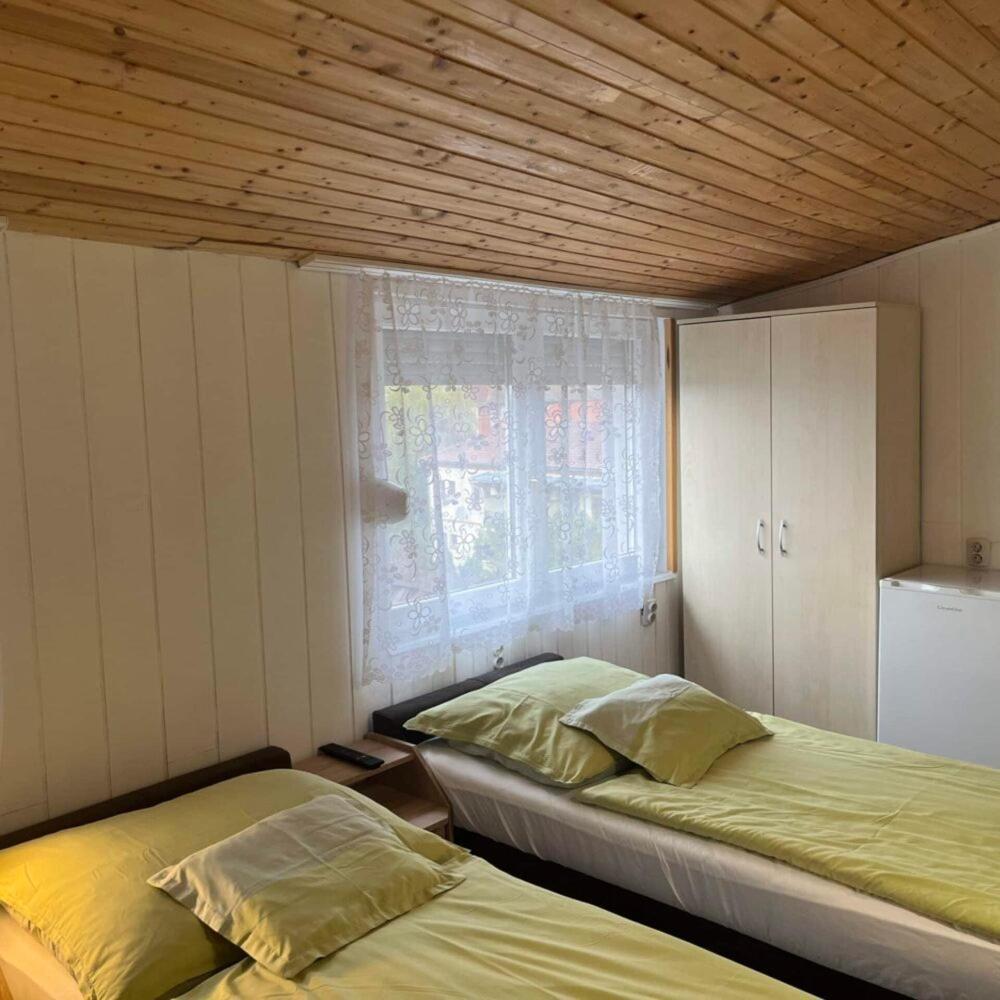 Szigetvár Lenzl'S Panzio Bed & Breakfast エクステリア 写真