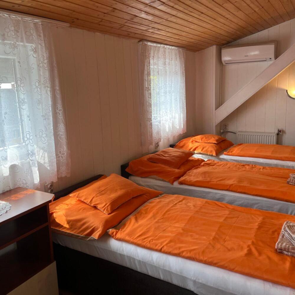 Szigetvár Lenzl'S Panzio Bed & Breakfast エクステリア 写真