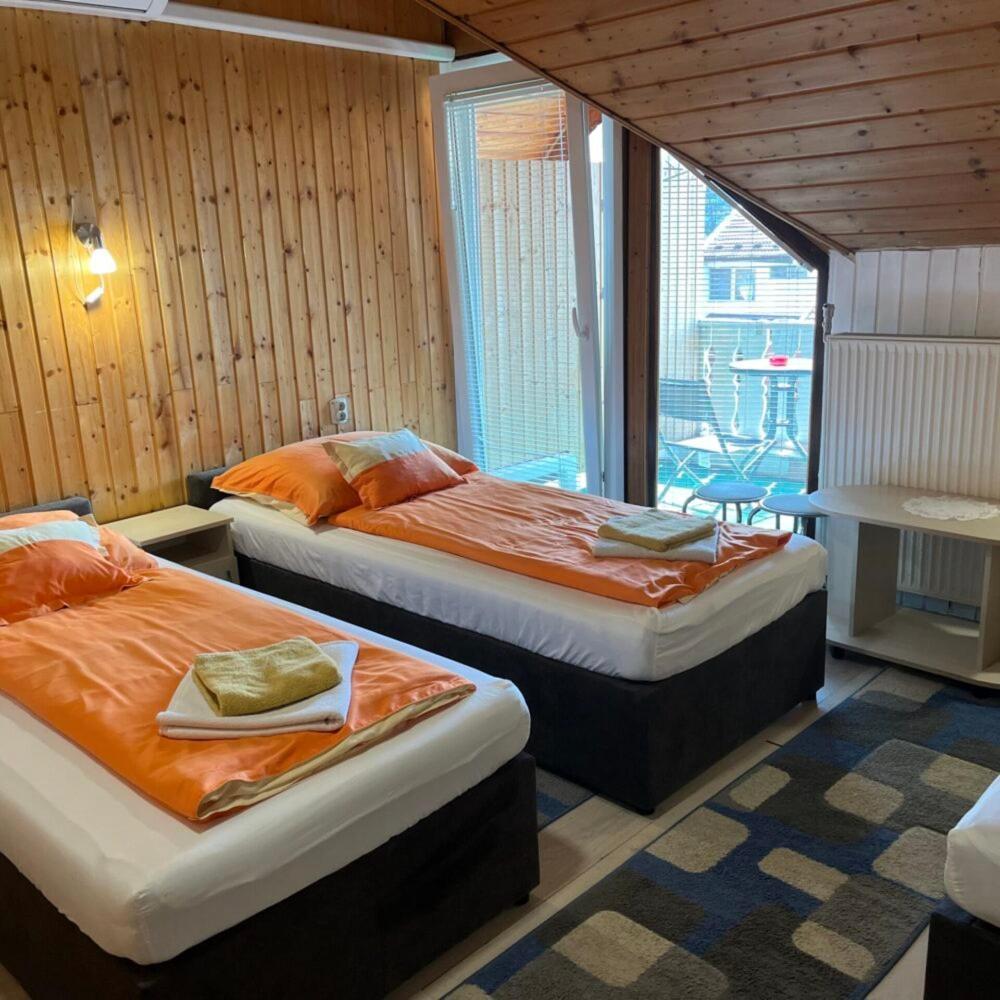 Szigetvár Lenzl'S Panzio Bed & Breakfast エクステリア 写真