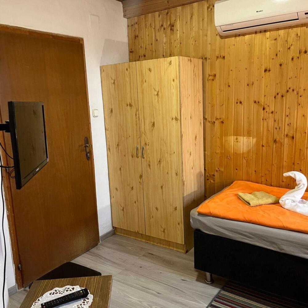 Szigetvár Lenzl'S Panzio Bed & Breakfast エクステリア 写真