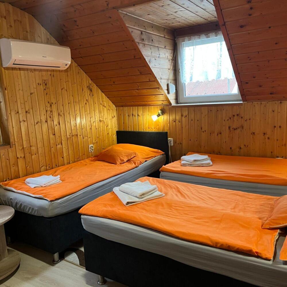 Szigetvár Lenzl'S Panzio Bed & Breakfast エクステリア 写真